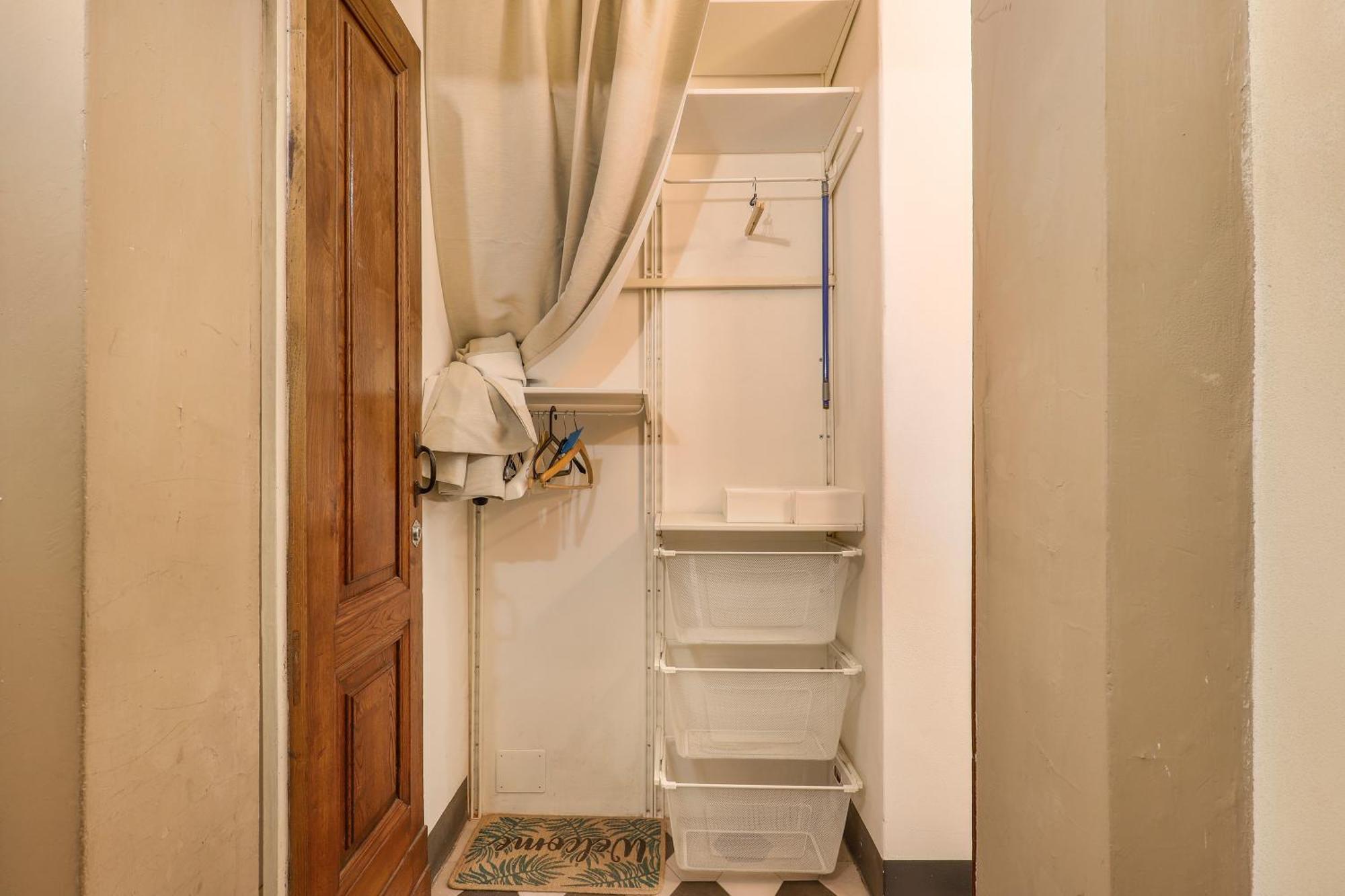 One-Bedroom Apartment With Patio Florenz Exterior foto